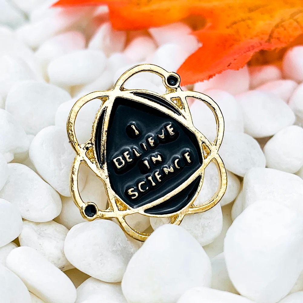 Science Themed Atom Brooch Hun - Science Hunter のレビューと価格