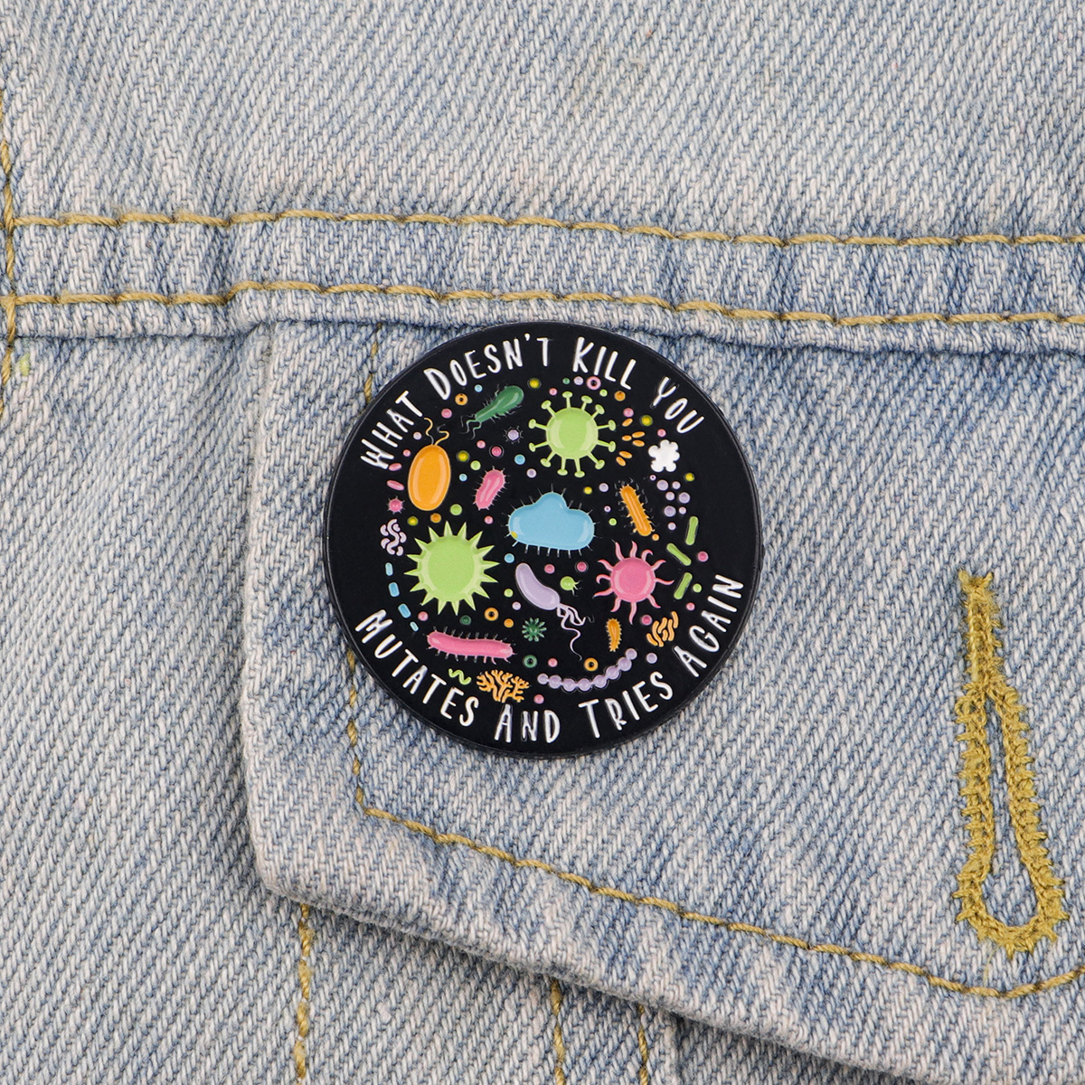 Bacterial Enamel Pin Nurse Doc - Science Toys のレビューと価格